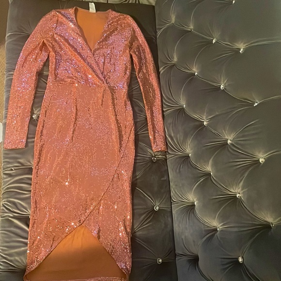 Dress - Picture 3 of 4